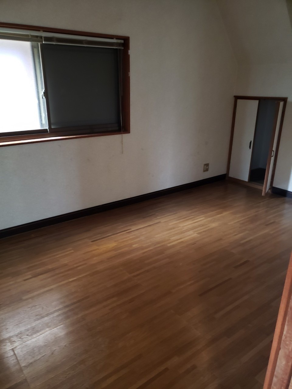 桜井市金屋の洋室