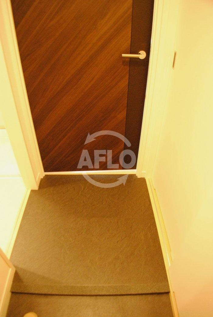 ドゥーエなんば南の玄関