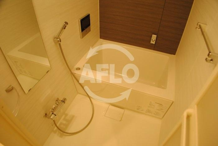 ドゥーエなんば南の浴室