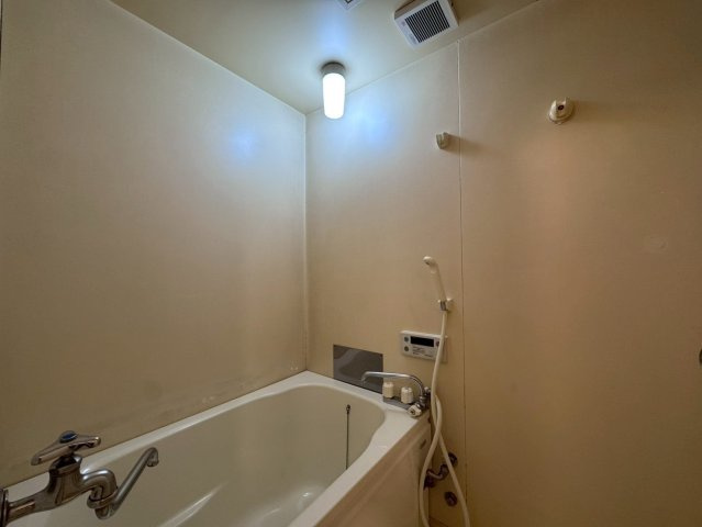 野口マンションの浴室|シンプルなお風呂です