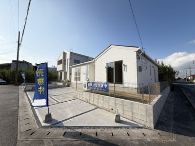 【外観】 | 八重瀬町富盛4期（全2棟）新築平屋ラスト2号棟 | 2号棟　駐車3台可♪