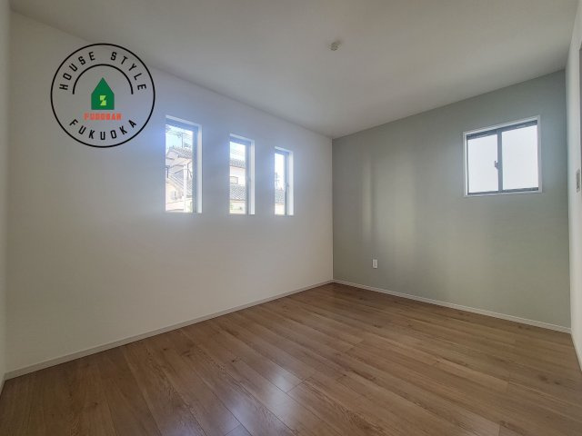 福津市津屋崎1丁目第5-2棟（1号棟）の内観：施工例|主寝室には収納力に優れたクローゼットがありますので、お部屋もすっきり片付きます。