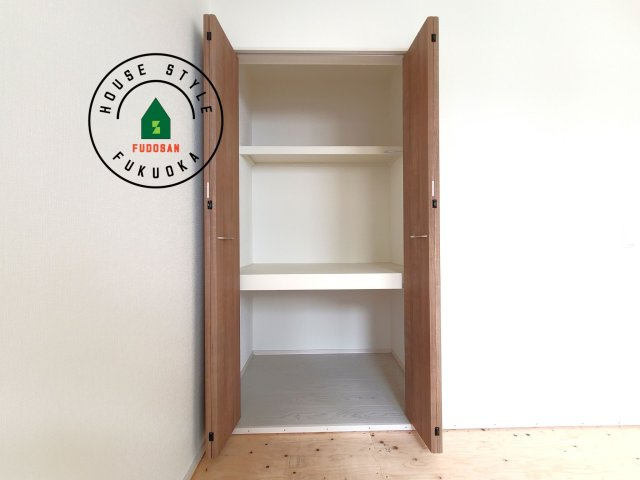 福津市津屋崎1丁目第5-2棟（1号棟）の内観：施工例|大きなスペースがあり、収納には困りません。