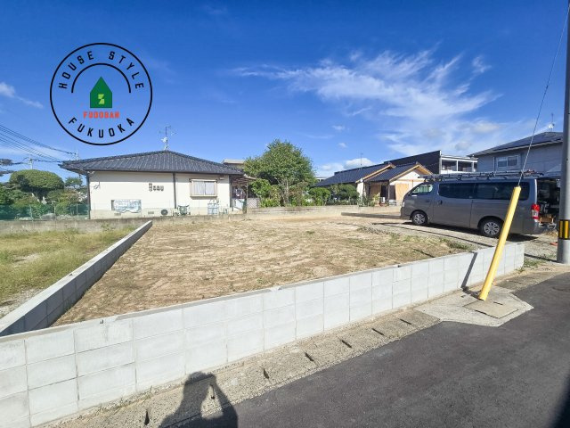 福津市津屋崎1丁目第5-2棟（1号棟）の前面道路含む現地写真|外観も気になるポイント