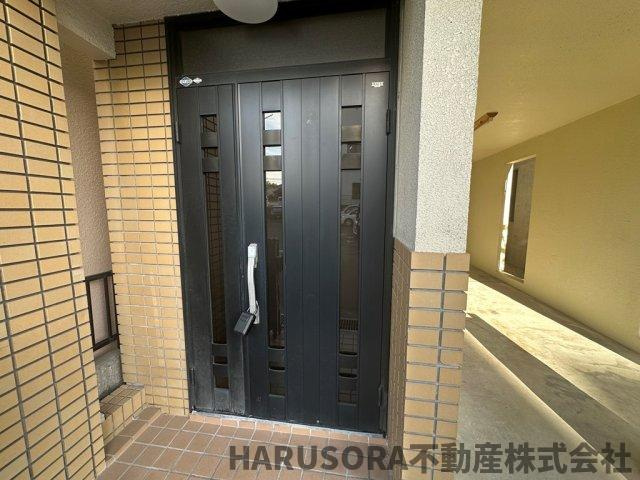 枚方市東田宮１丁目　３階建のエントランス