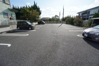 【駐車場】