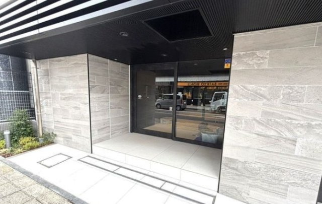 クレイシア立川のエントランス
