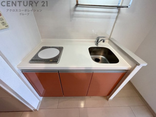 1口クッキングヒーターついてます