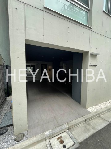 REIZ浅草のエントランス