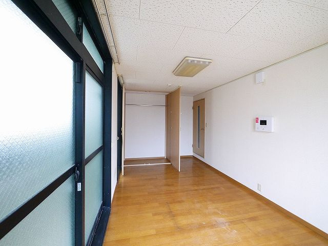 レオパレスナカノの洋室|ゆったりした洋室です