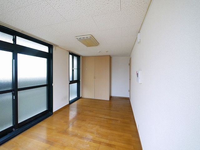 レオパレスナカノの寝室|落ち着いて過ごせるお部屋なので、寝室にいかがでしょうか