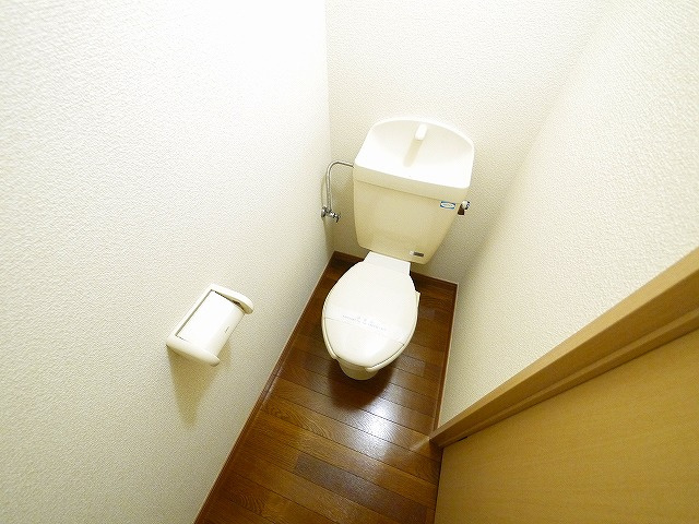 レオパレスナカノのトイレ|シンプルで使いやすいトイレです