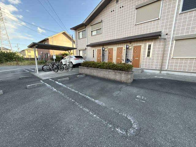 コンフォート高町Ⅱの駐車場