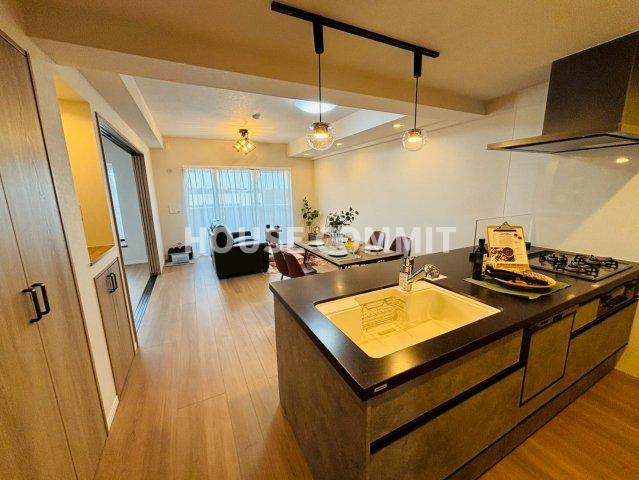 ライオンズガーデンシティ成田の居間・リビング