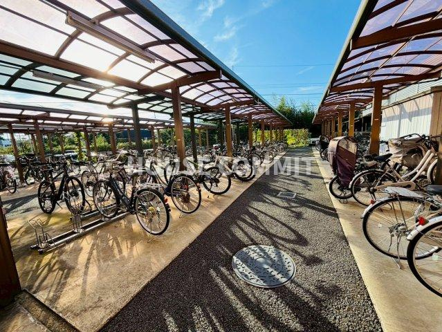 ライオンズガーデンシティ成田の駐輪場