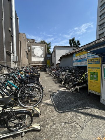 南千住２丁目　売地の周辺|北側隣地は駐輪場で解放感があります