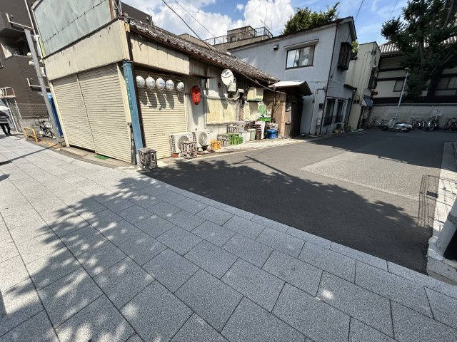 南千住２丁目　売地の前面道路含む現地写真