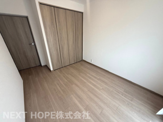 【洋室】 | 東難波住宅１号棟 | バルコニーに面した洋室です♪クローゼットも設けられております！！