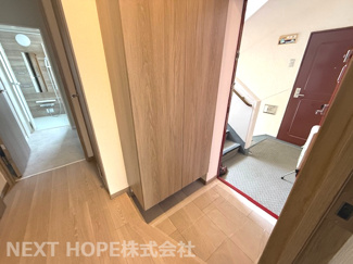 【玄関】 | 東難波住宅１号棟 | スッキリとした玄関です♪室内は　令和７年９月リフォーム済み！御待たせ無しで即ご入居していただけます！！