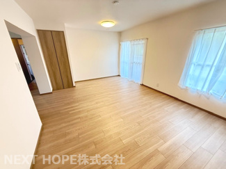 【居間・リビング】 | 東難波住宅１号棟 | LDKは約16.2帖の大空間です♪休日も自宅でのんびり寛げる癒しの空間です！！