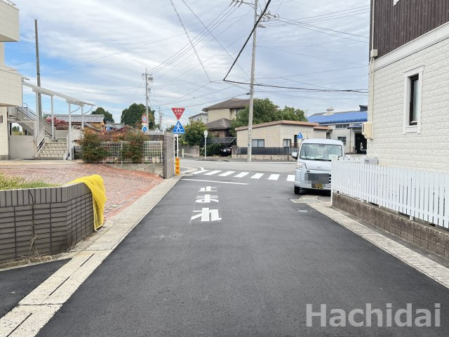 碧南市堀方町（新築一戸建）の前面道路含む現地写真