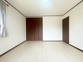 【洋室】 | 箕面市小野原西1丁目貸家