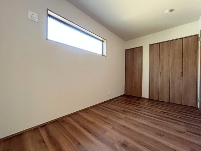 八潮市古新田　新築戸建　全1棟の洋室|クローゼットが2ヶ所付いた洋室5.6帖