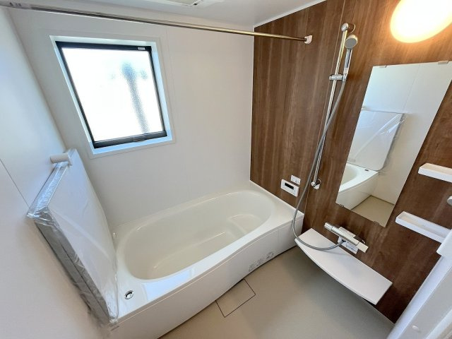 八潮市古新田　新築戸建　全1棟の浴室|1日の疲れをゆったり癒す広々一坪バス