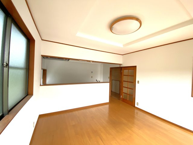 長生村一松丙466貸家の居間・リビング