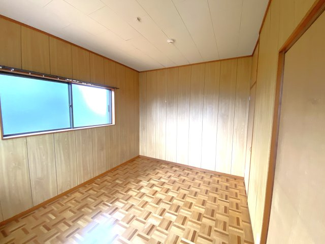長生村一松丙466貸家の洋室