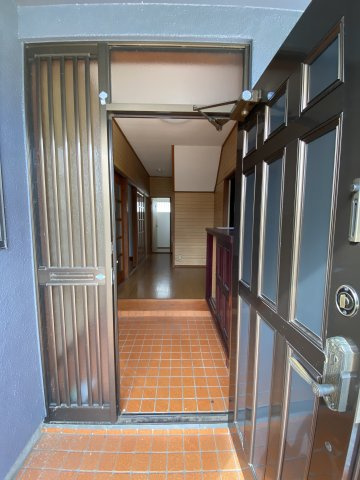 長生村一松丙466貸家の玄関