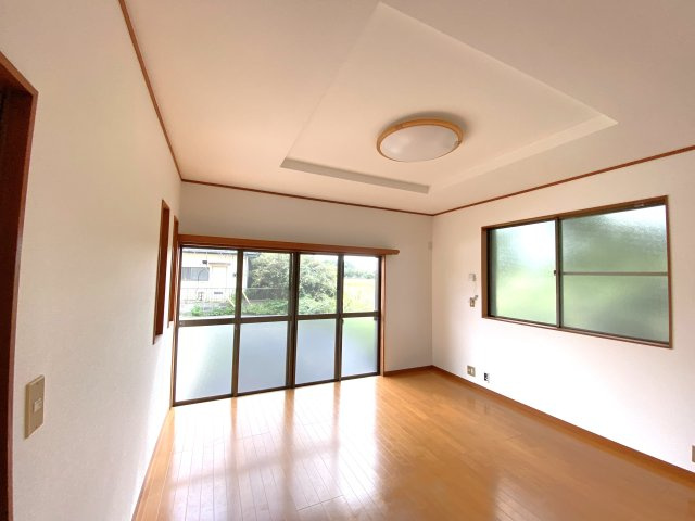 長生村一松丙466貸家の居間・リビング