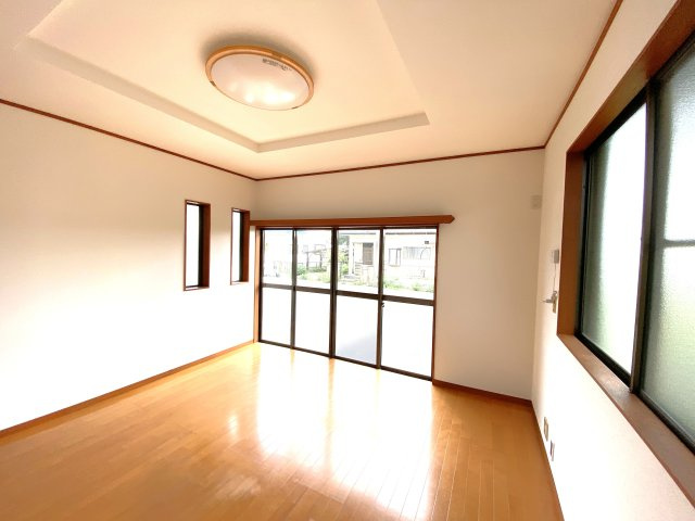 長生村一松丙466貸家の居間・リビング