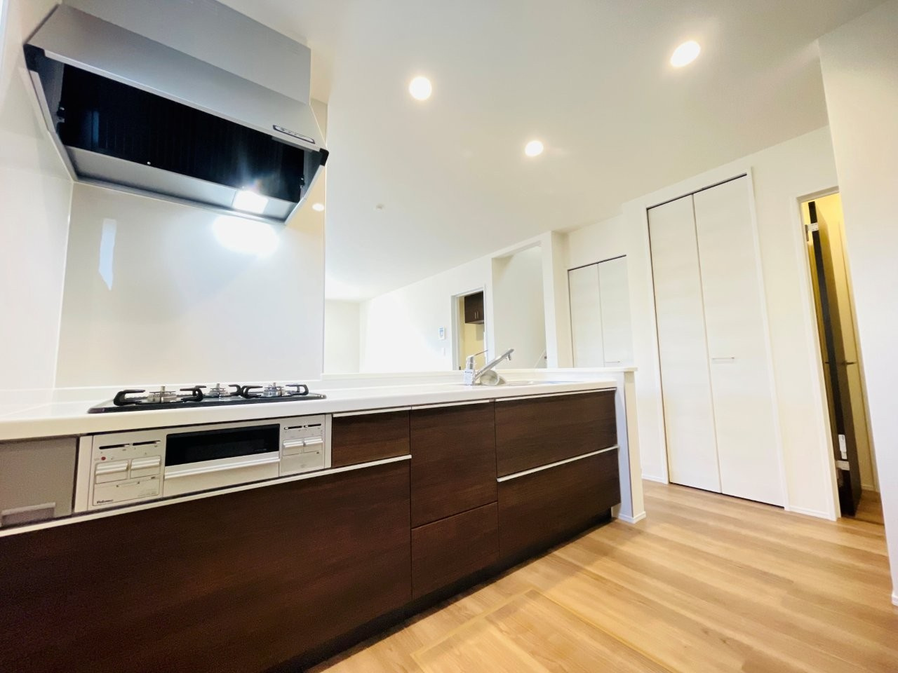 岡崎第255下和田町　新築分譲住宅　全3棟　3号棟のキッチン|使い勝手の良いシステムキッチン。