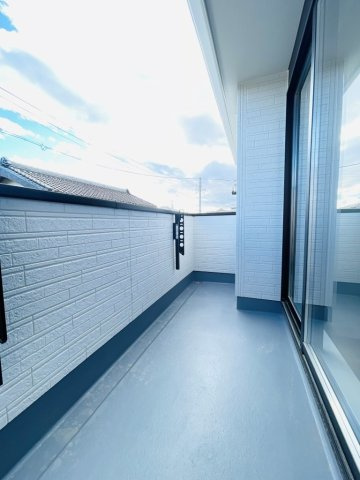 岡崎第255下和田町　新築分譲住宅　全3棟　3号棟のバルコニー|日当たりの良いバルコニーには洗濯物がたくさん干せます♪