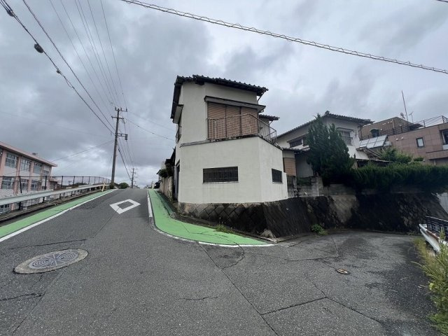 南区若久3丁目　戸建ての前面道路含む現地写真