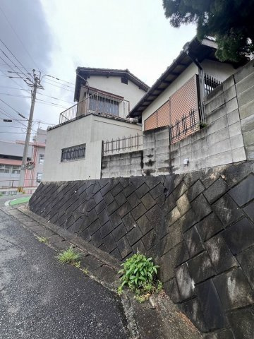 南区若久3丁目　戸建ての前面道路含む現地写真