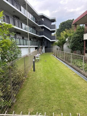 【庭】 | ザテラスコート英(ザテラスコートハナブサ)