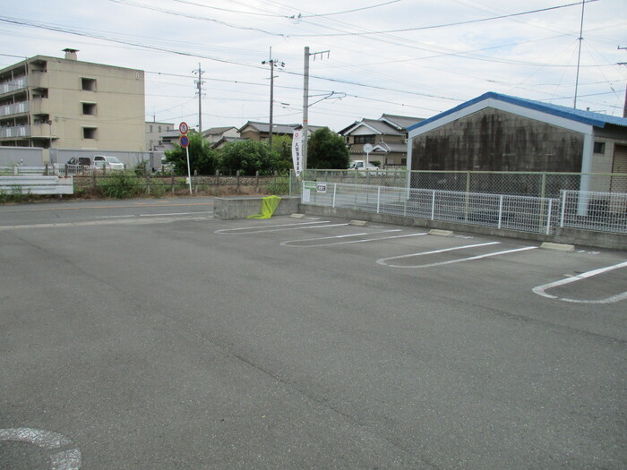 グランモア新豊A棟の駐車場