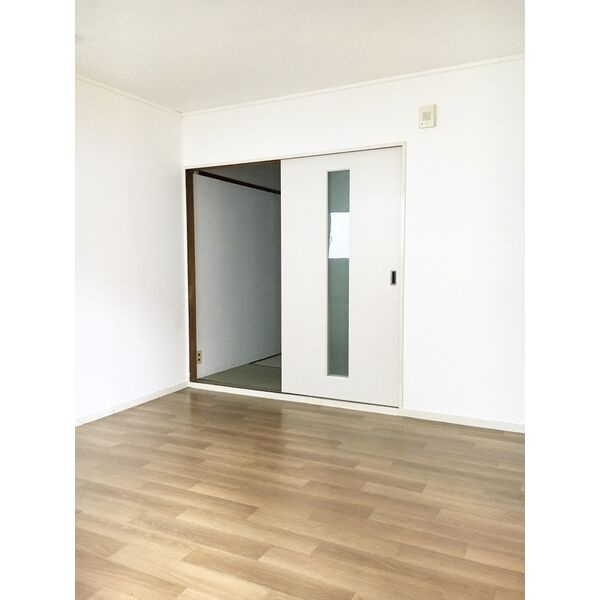 コーポ美芳の居間・リビング