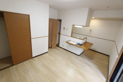 【洋室】 | ノーブル参番館