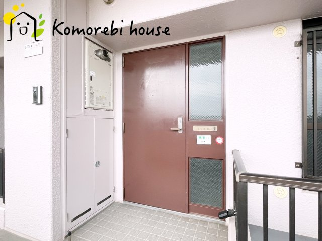 プロムナード大宮春野B-4番館の玄関|シンプルで使いやすい玄関です