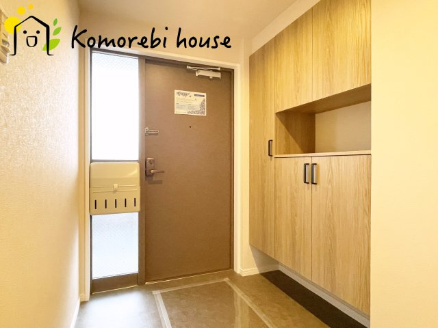 プロムナード大宮春野B-4番館の玄関|落ち着いた玄関です