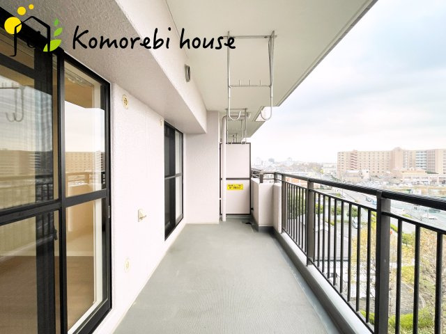 プロムナード大宮春野B-4番館のバルコニー|外からの目が気にならないバルコニーで洗濯物が干せます