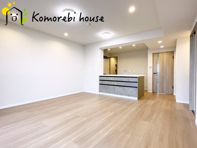 プロムナード大宮春野B-4番館の居間・リビング|こちらの居間で趣味の時間をお楽しみください