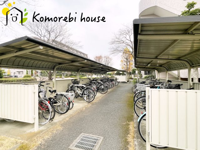 プロムナード大宮春野B-4番館の駐輪場|駐輪場です