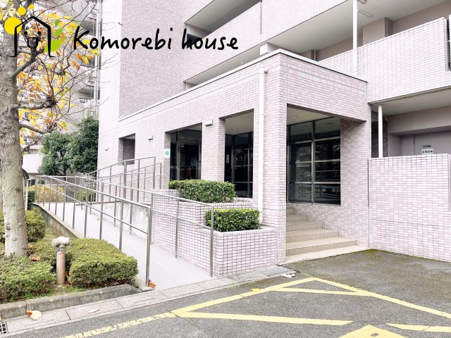 プロムナード大宮春野B-4番館のエントランス|エントランスです