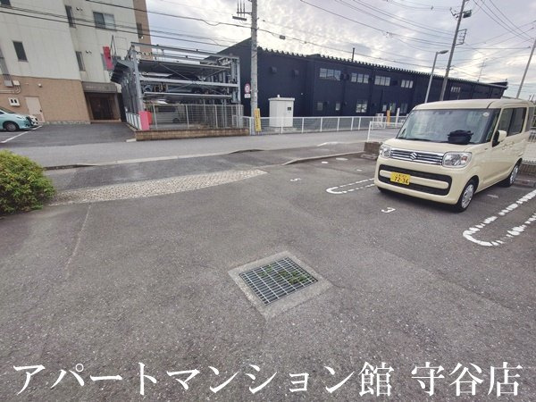 サニーサイドの駐車場