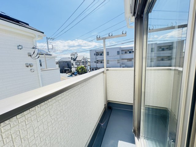 【バルコニー】 | 葛飾区西水元６丁目新築戸建【幸田小学校：6分】 | 寝室前バルコニー