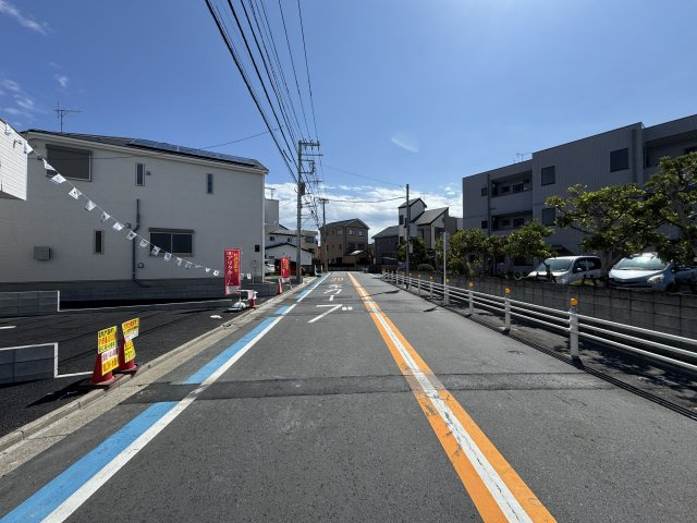 葛飾区西水元６丁目新築戸建【幸田小学校：6分】の前面道路含む現地写真|南側前面道路・幅員約9ｍ